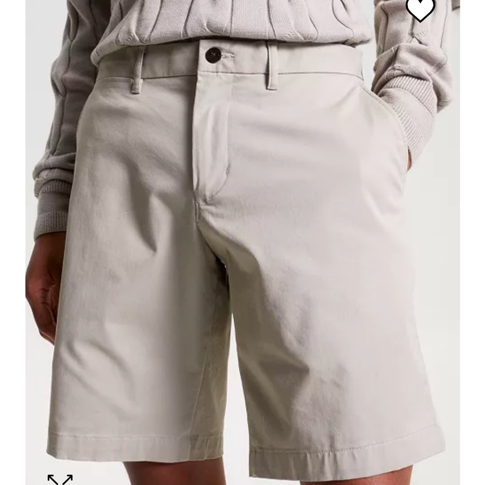 Tommy Hilfiger 9” seam cotton shorts.